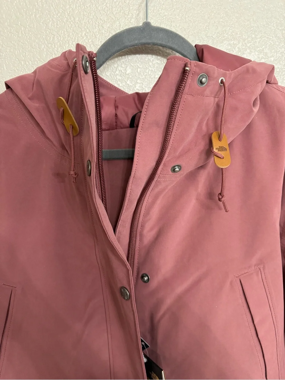 The North Face Women's Mauve Hooded Puffer Parka